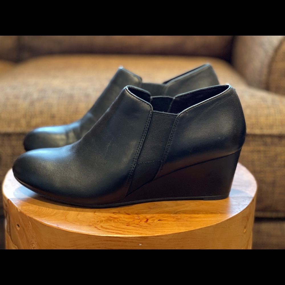 Vionic Stanton Black Booties 8.5